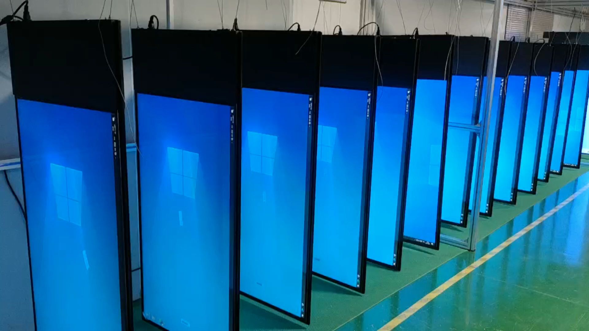 双面屏显示屏专业lcd广告全彩吊装落地屏幕