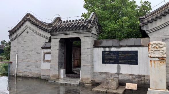 [图]在雨巷里看风景