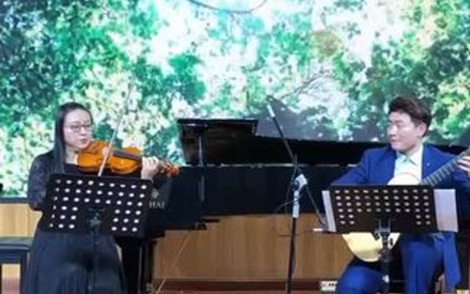 [图]今年年初的演出现场，曲目为维瓦尔第的《D大调鲁特琴协奏曲》