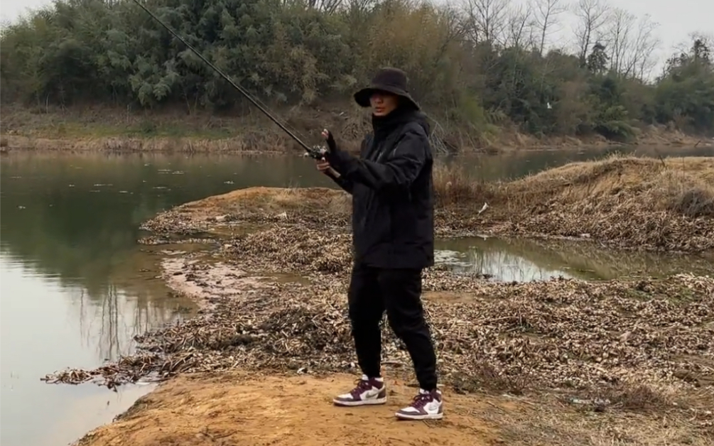 大杨哥教你钓鱼,五米内不站人