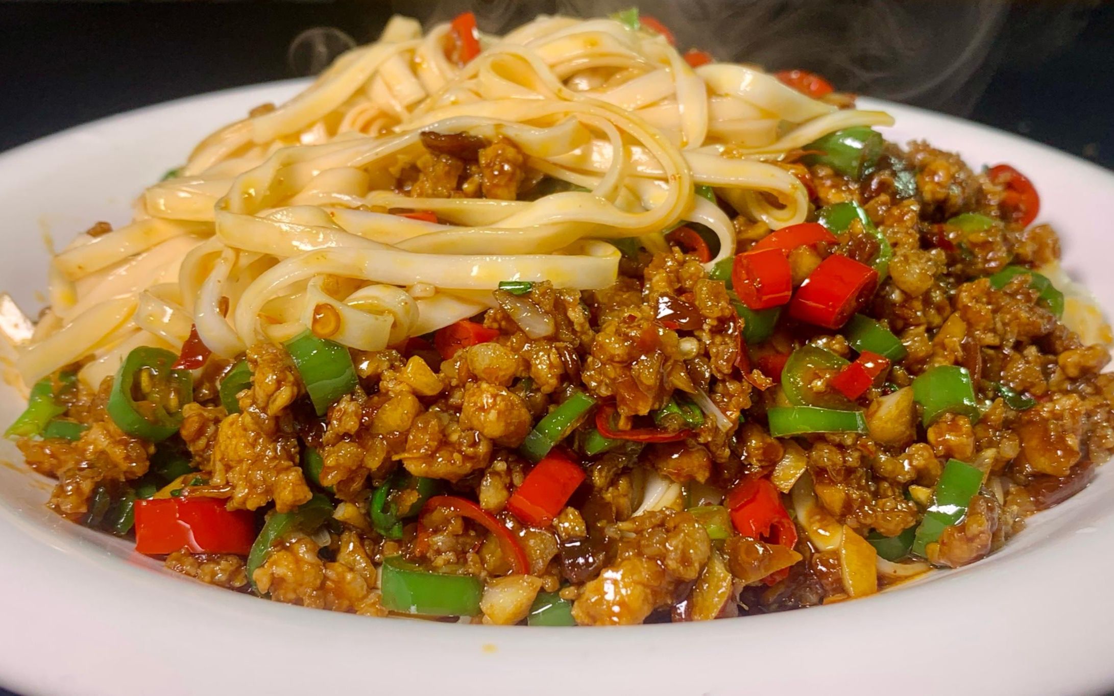 爱吃面条的要收藏了,教你肉末面条的懒人做法,顺滑爽口,太香了