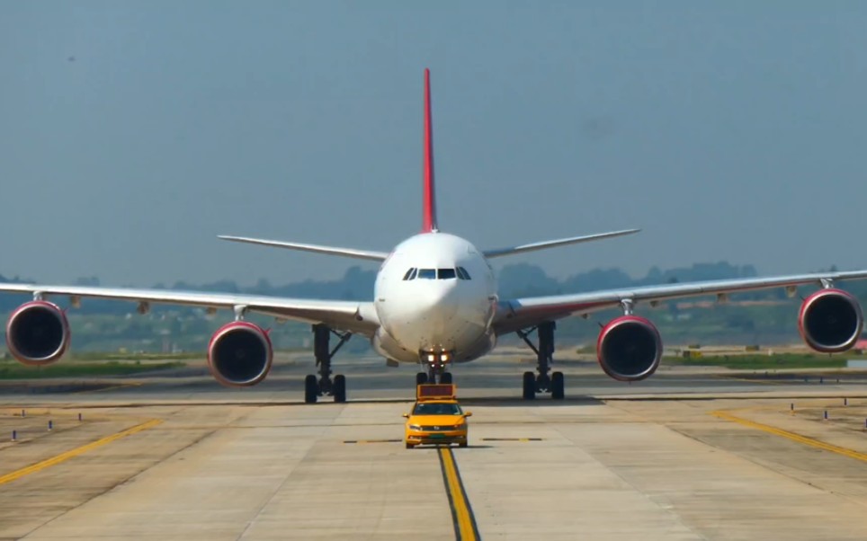 欧洲货运航空|空客A340600客机,法式大长棍不管是真面还是侧面都太好看了哔哩哔哩bilibili