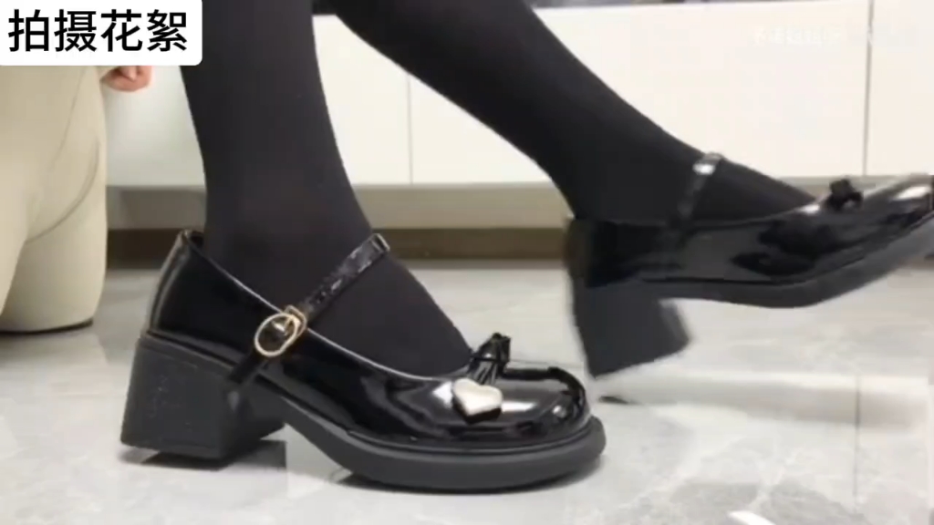 黑色哑光攻速鞋