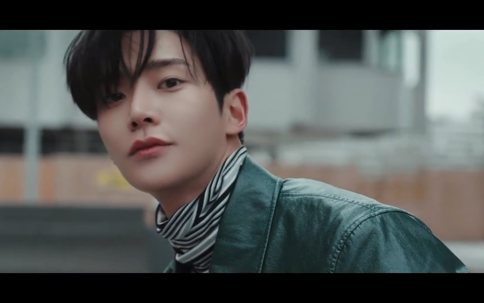 230227 men noblesse 3月号 金路云 × rimowa