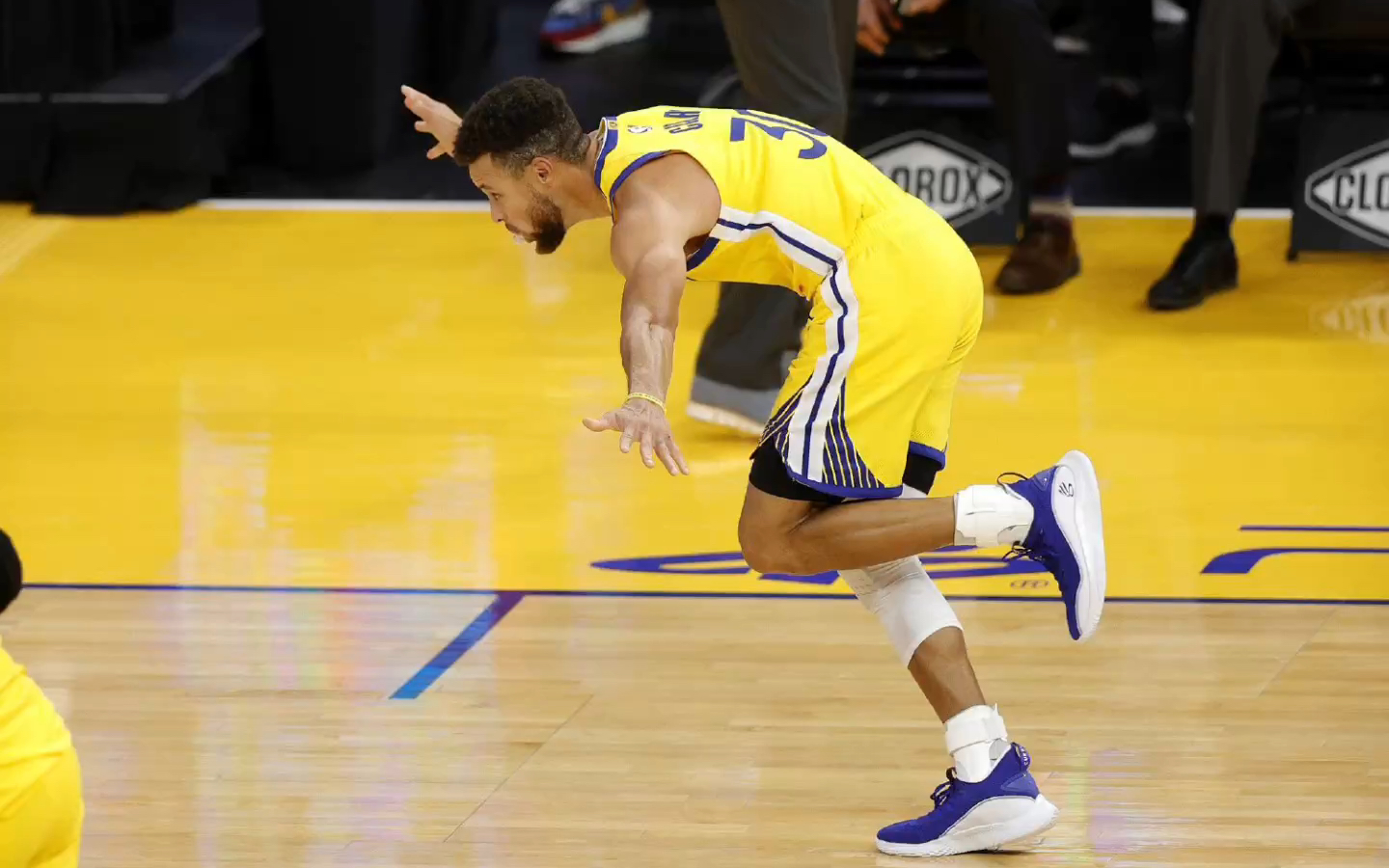 活动  库里62分之夜!与利拉德对飚三分!