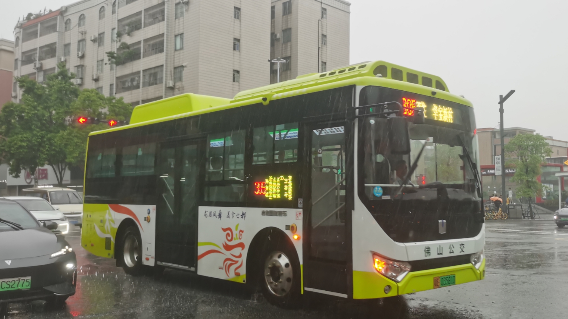 佛山顺德公交305路吉利远程dnc6850bevg21(c8e)后排乘坐记录