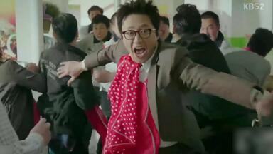 <em class="keyword">邻家律师</em>为土豆汤店维护权益，与打手搞笑打架