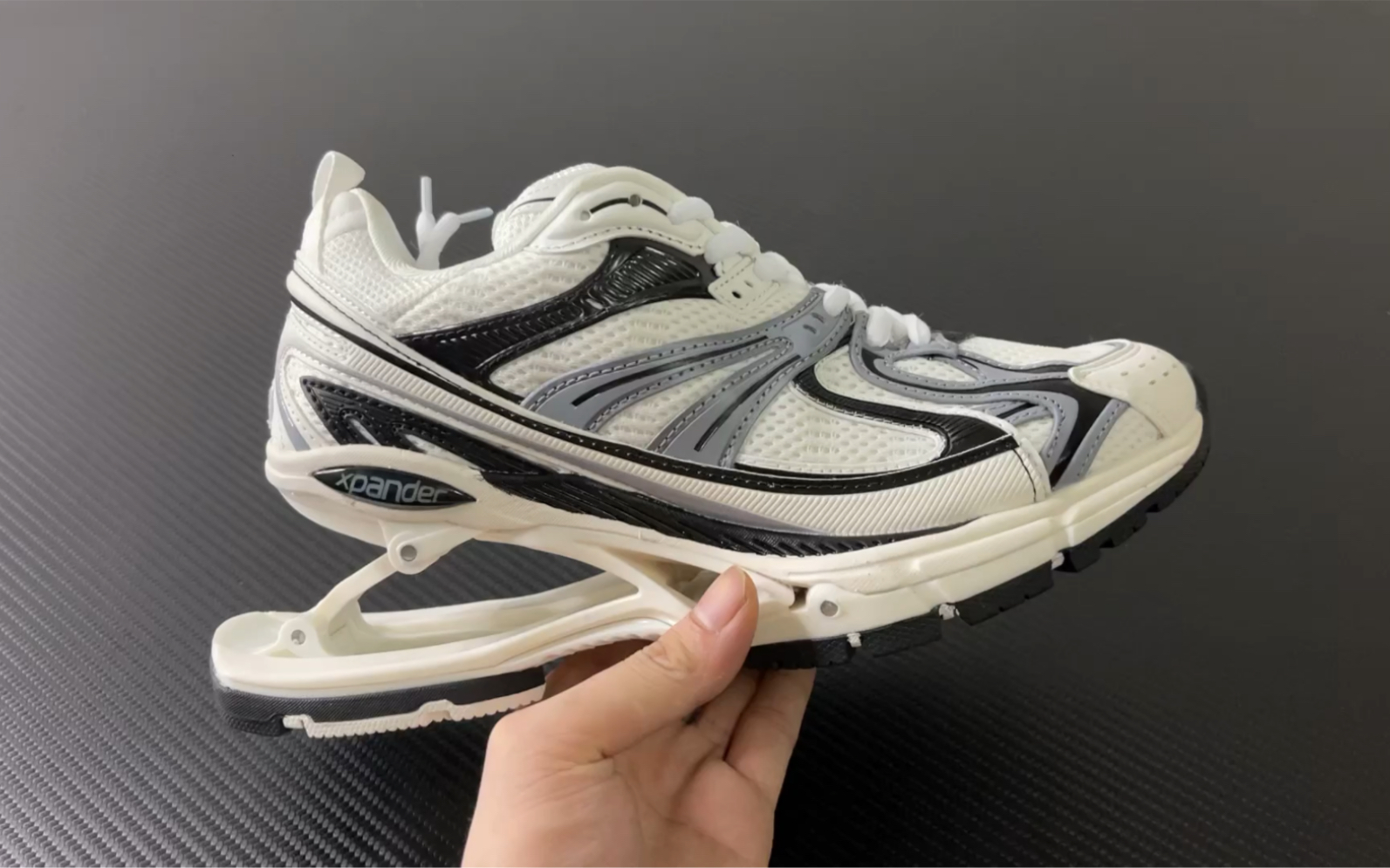 0弹簧鞋!白灰黑配色 视频实拍 以供参考