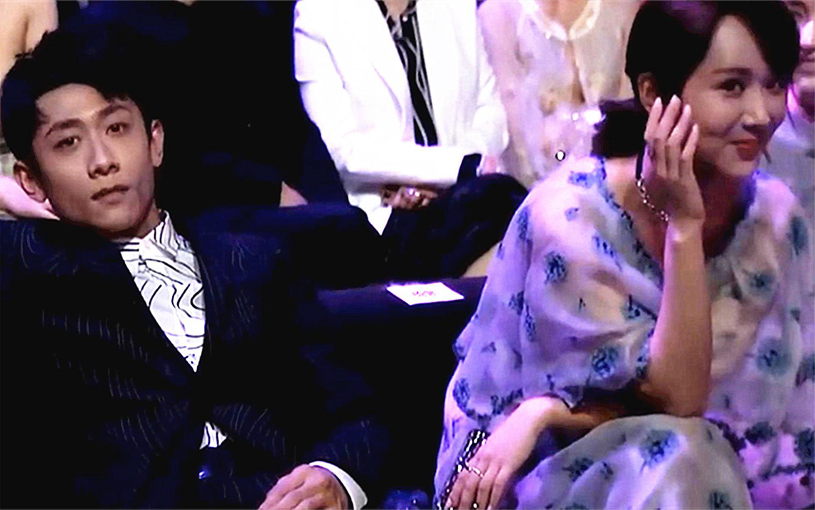 张一山现场表演"北京瘫",姿势比葛优还帅,旁边杨紫却一脸嫌弃