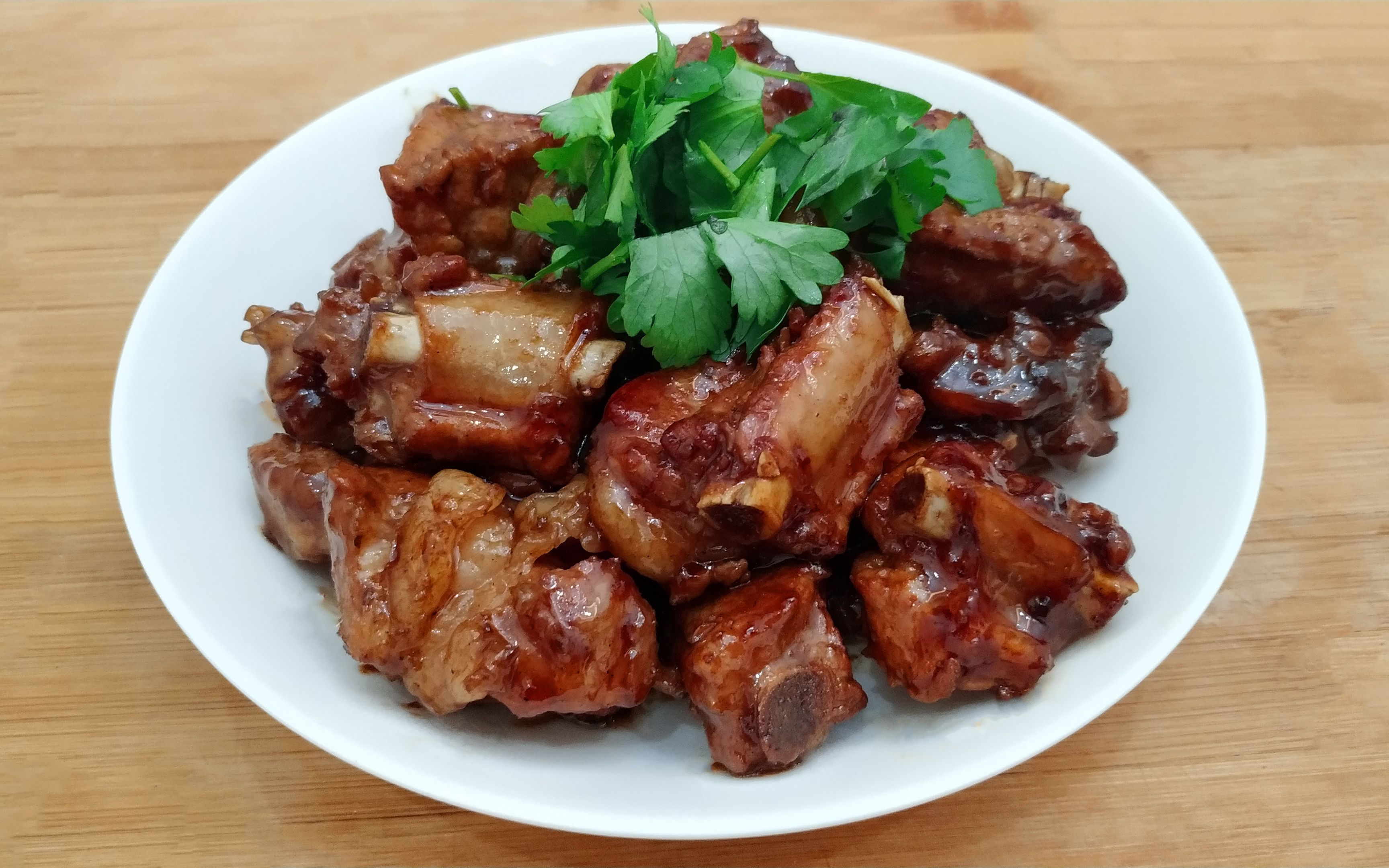 红烧排骨想要好吃有秘诀,大厨教你烹饪技巧,味道不比饭店做的差