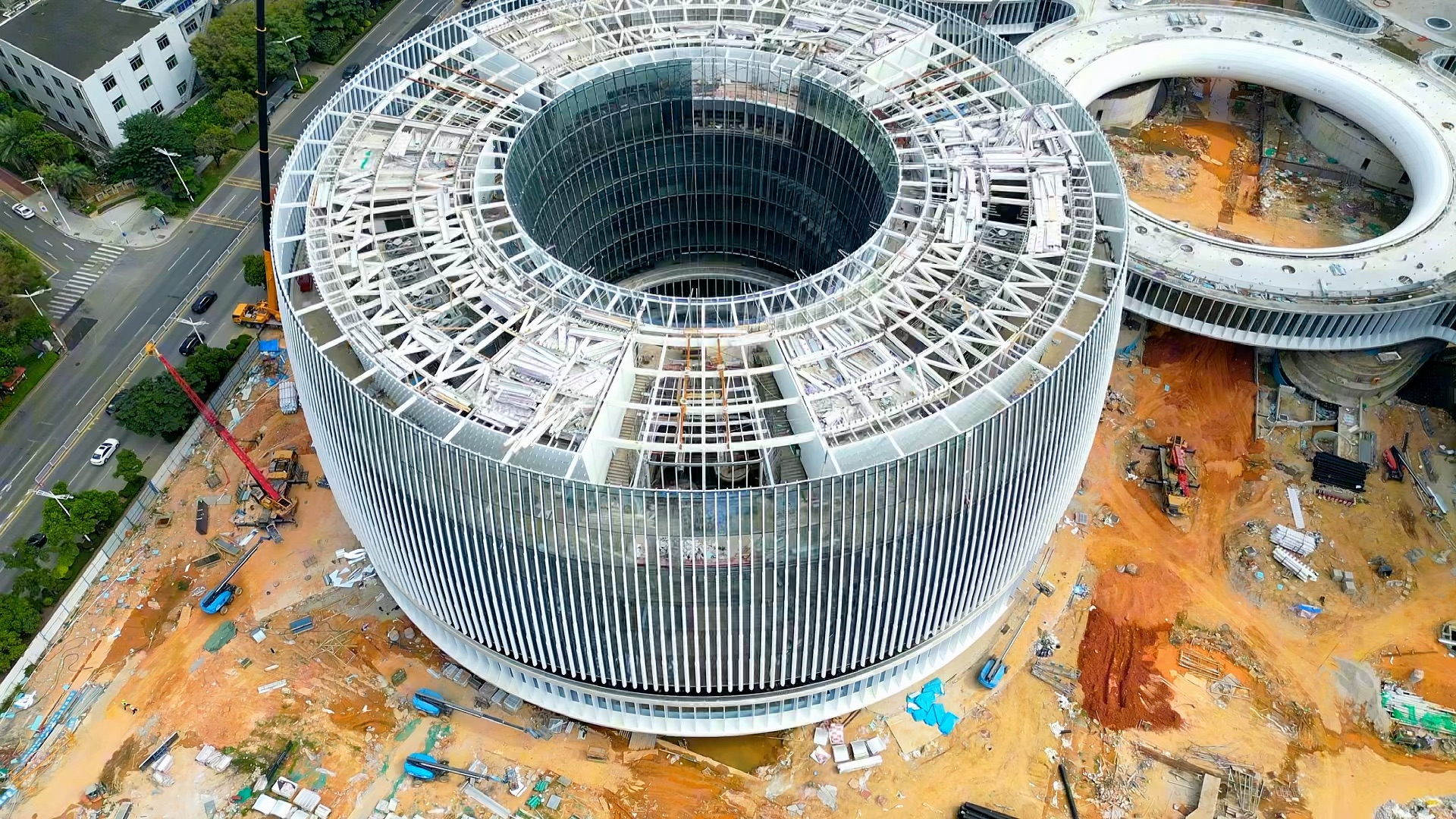 位于东莞长安镇的oppo全球研发中心,段永平是南昌人,要是把全球研发