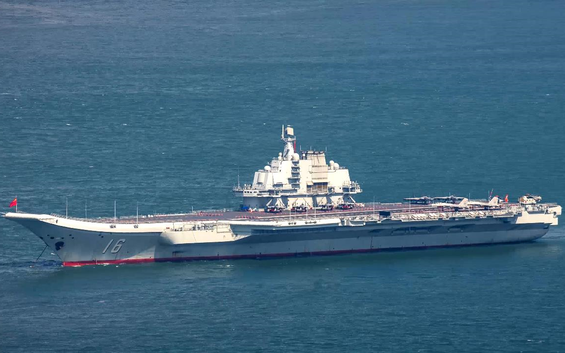 夏日里的维多利亚港湾 - "辽宁"舰(cv-16)(2017/7/7)