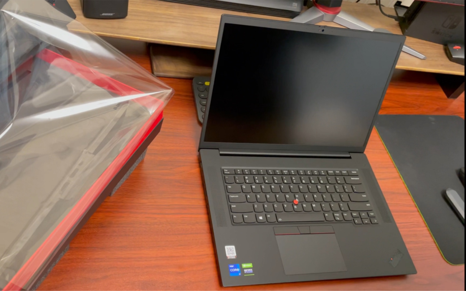 等了一个月,thinkpad x1 extreme gen4终于到货了