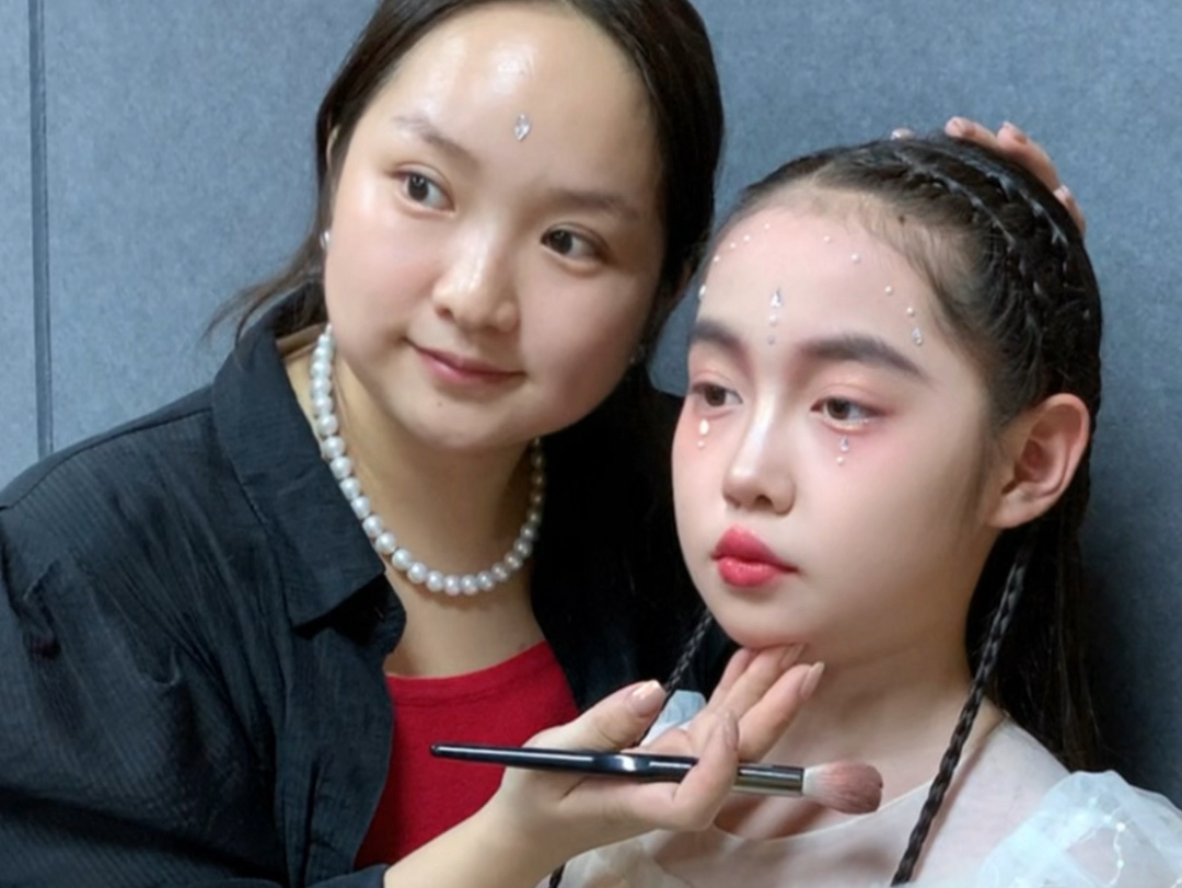 儿童舞台妆 #我的女孩9799 #孩子们棒棒哒