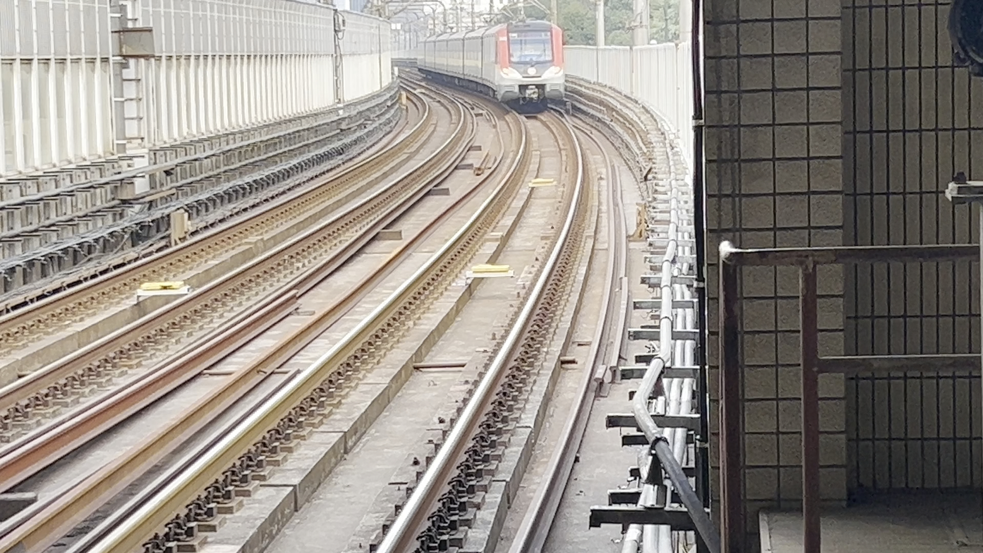 0315号车03a01型电客列车镇坪路往江杨北路方向出站