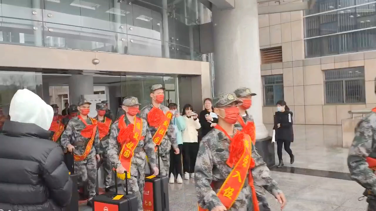 [图]家国大义扛肩上，万里山河是故乡@安庆师范大学