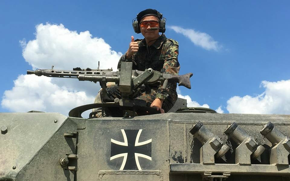 panzer vor——黄竣民受邀前往德国试乘豹二主战坦克