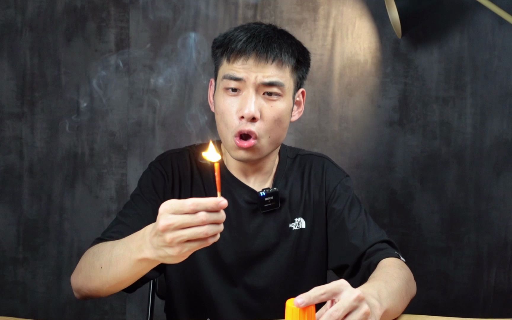 我是第一次见到这种吹不灭浇不湿的特种火柴