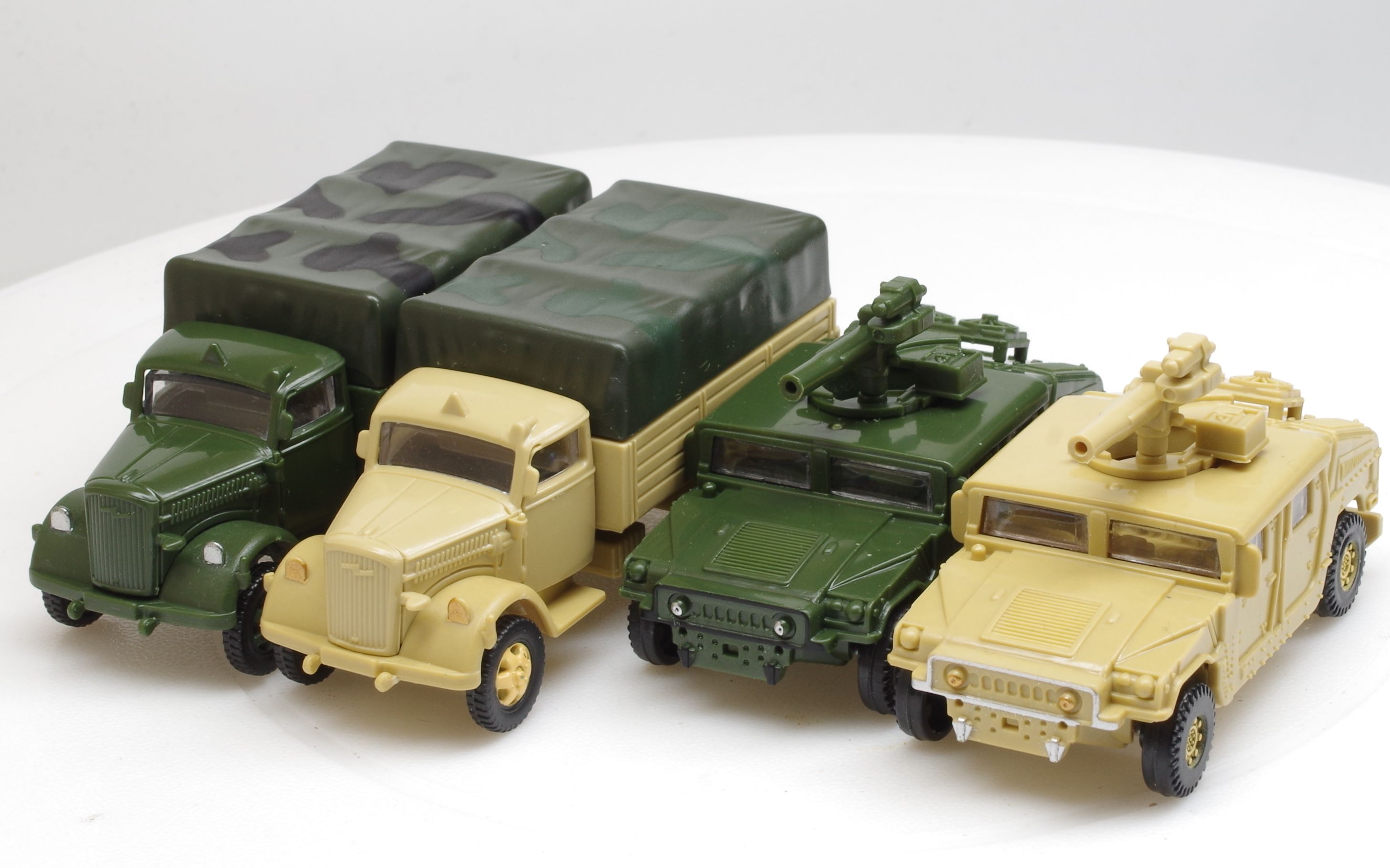 2019-1127-4d-1/72-拼装预涂装玩具-悍马&欧宝闪电卡车