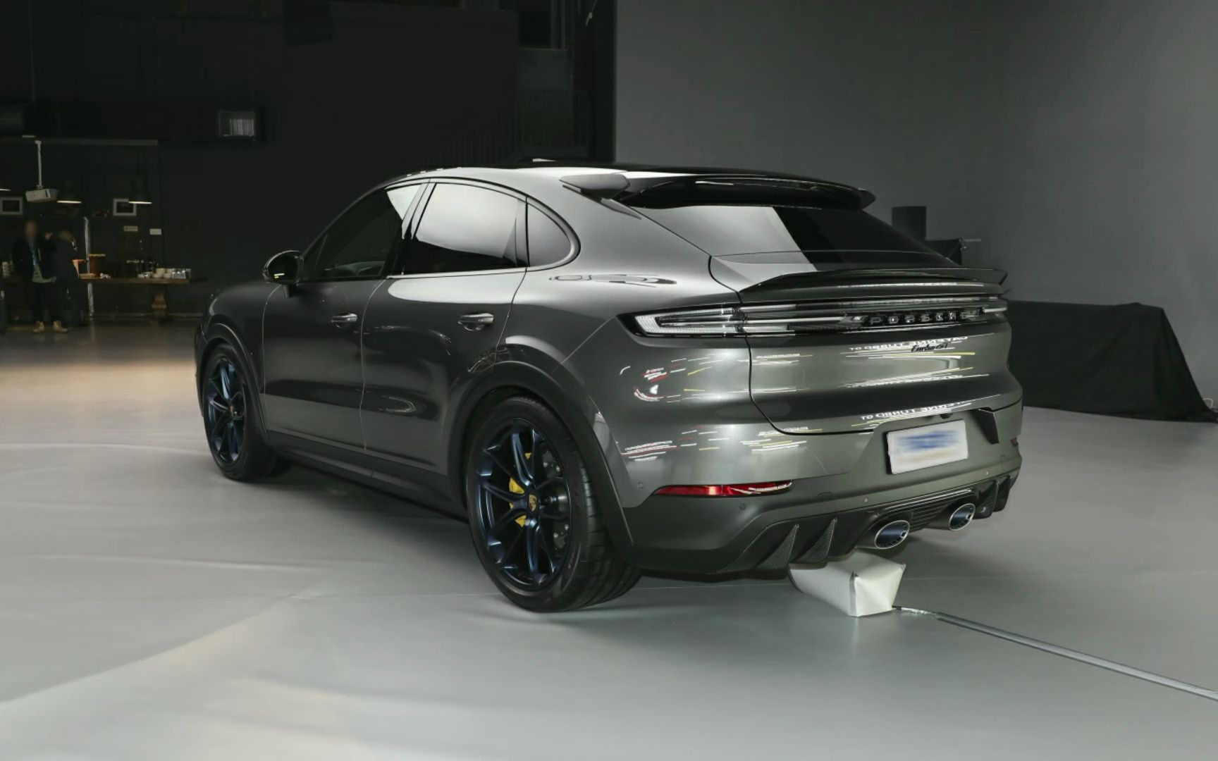 2024款 保时捷 卡宴 gt v8发动机 细节评测