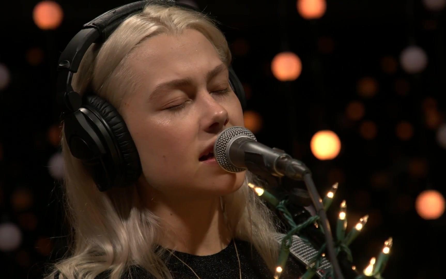 [图]【Phoebe Bridgers】Waiting Room (Live on KEXP)