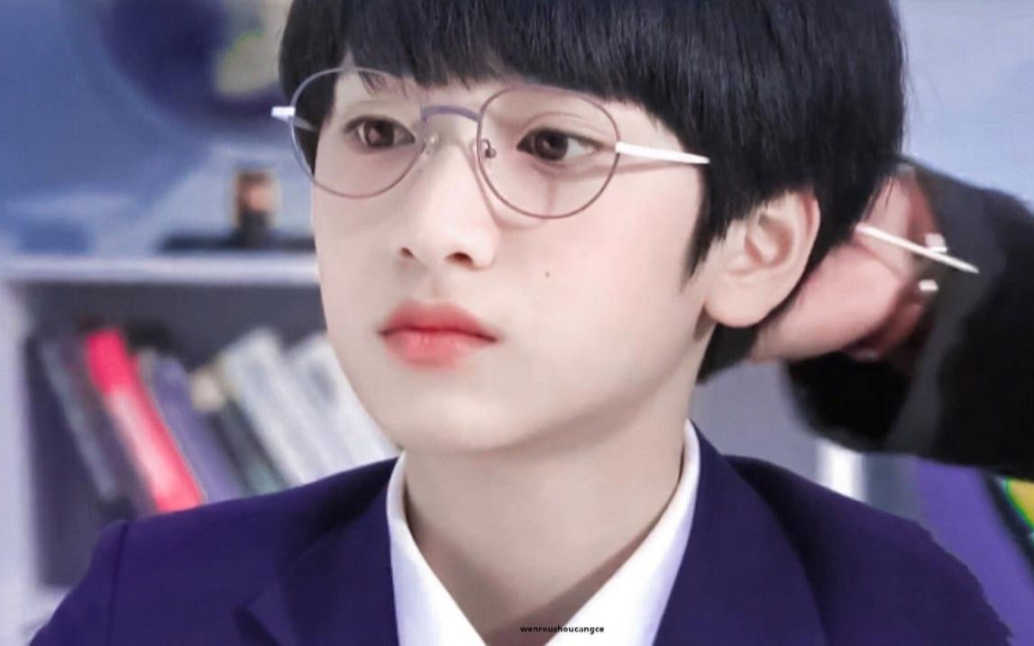 【严浩翔】进来感受小严幼崽时期的满分可爱|秒切妈粉_哔哩哔哩_bili