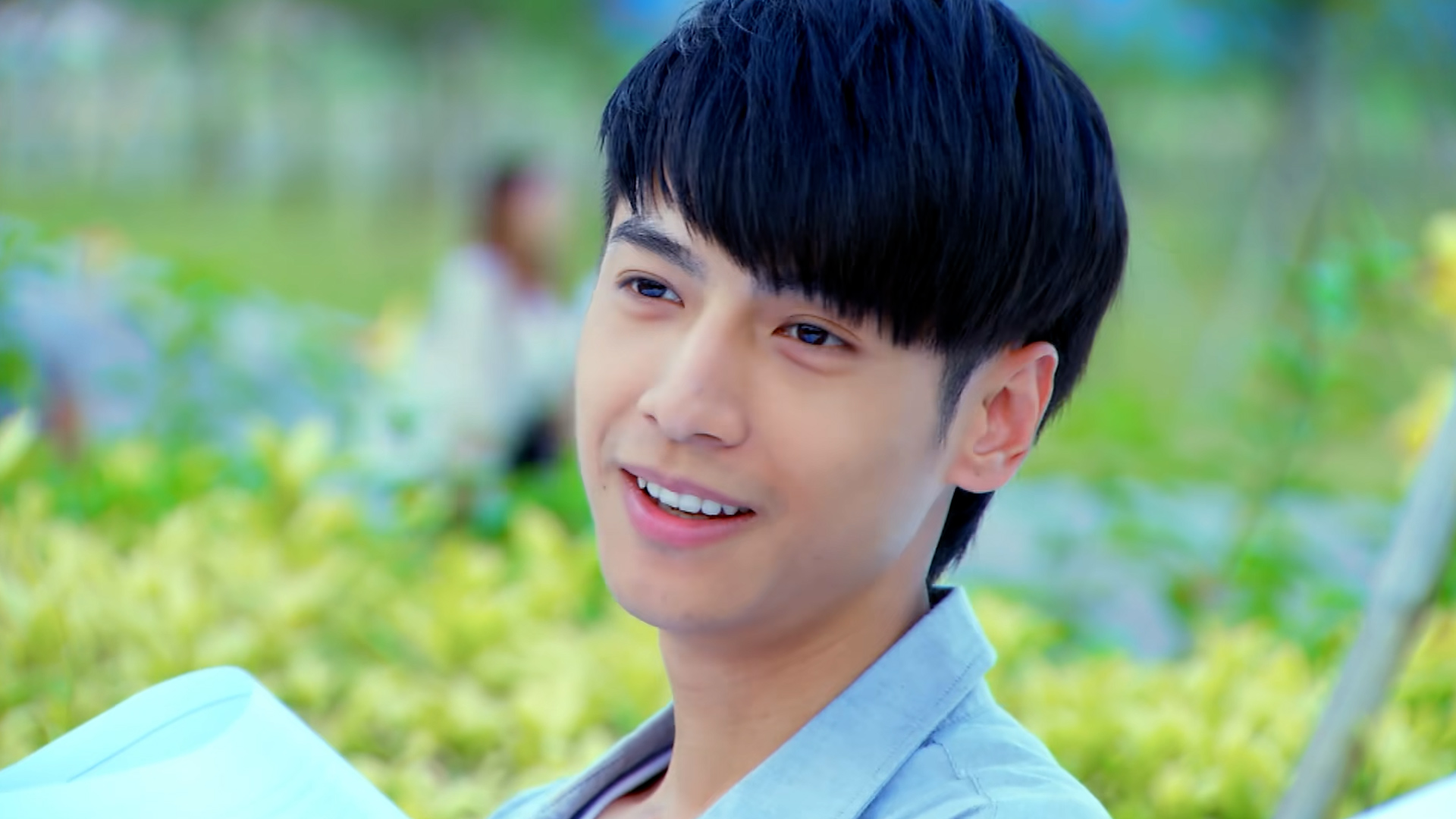 英语考试不及格还那么高兴,小伙真是没志气