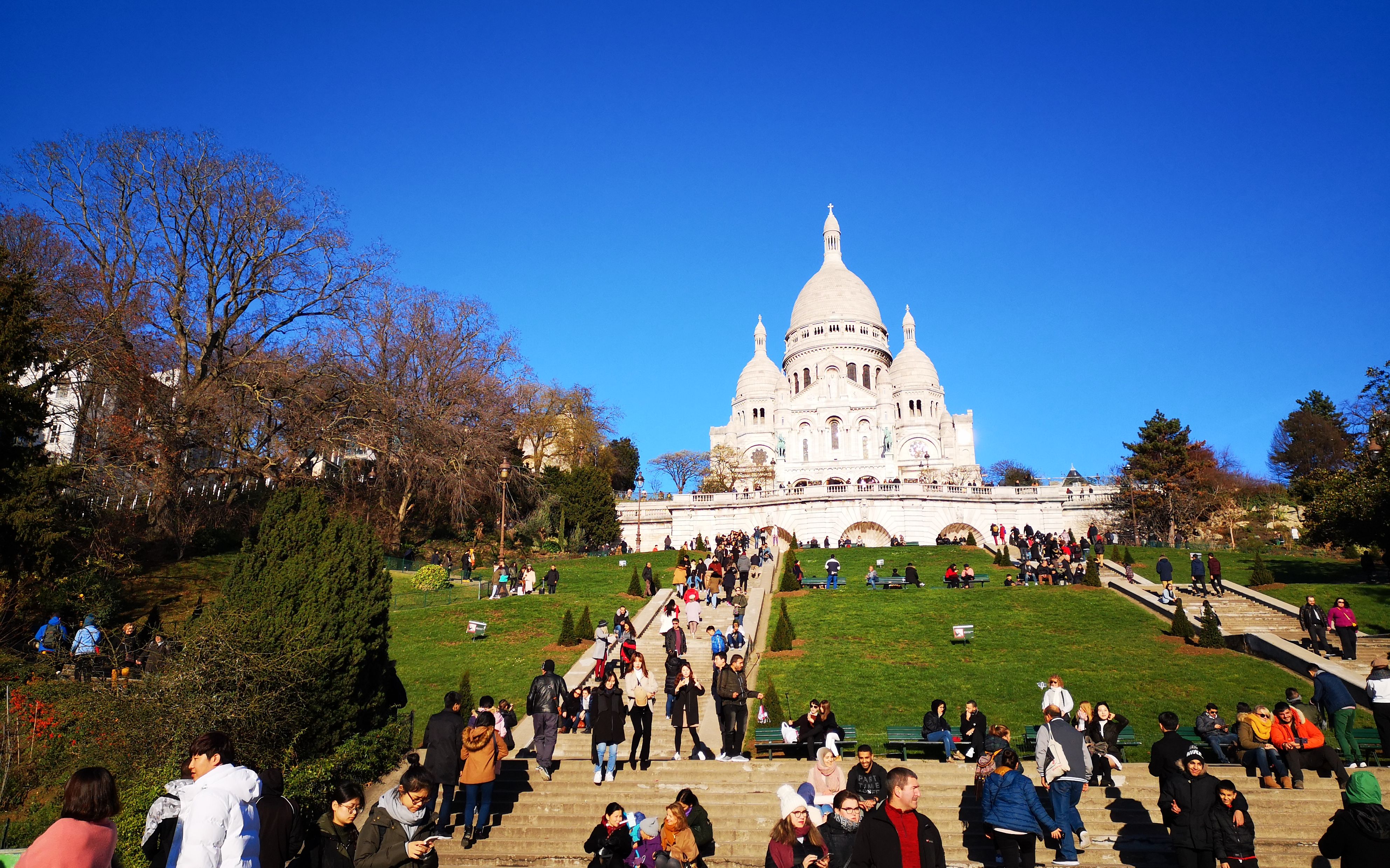 令众人驻足的街头艺术 (20181225 巴黎蒙马特高地)