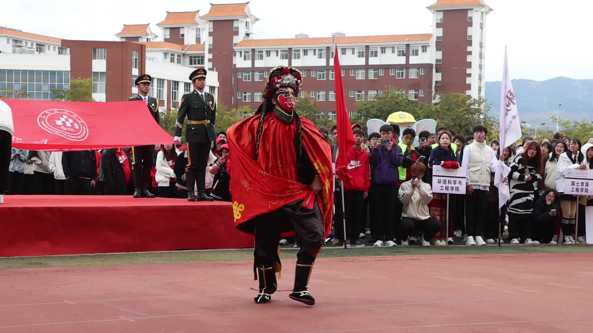 噴火啦|直擊昆明昆明理工大學校運會噴火現場