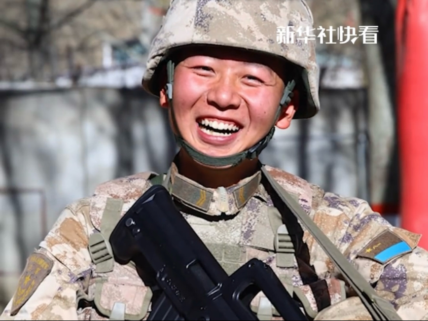新年第一个点赞送给中国军人～新的一年，记得微笑！