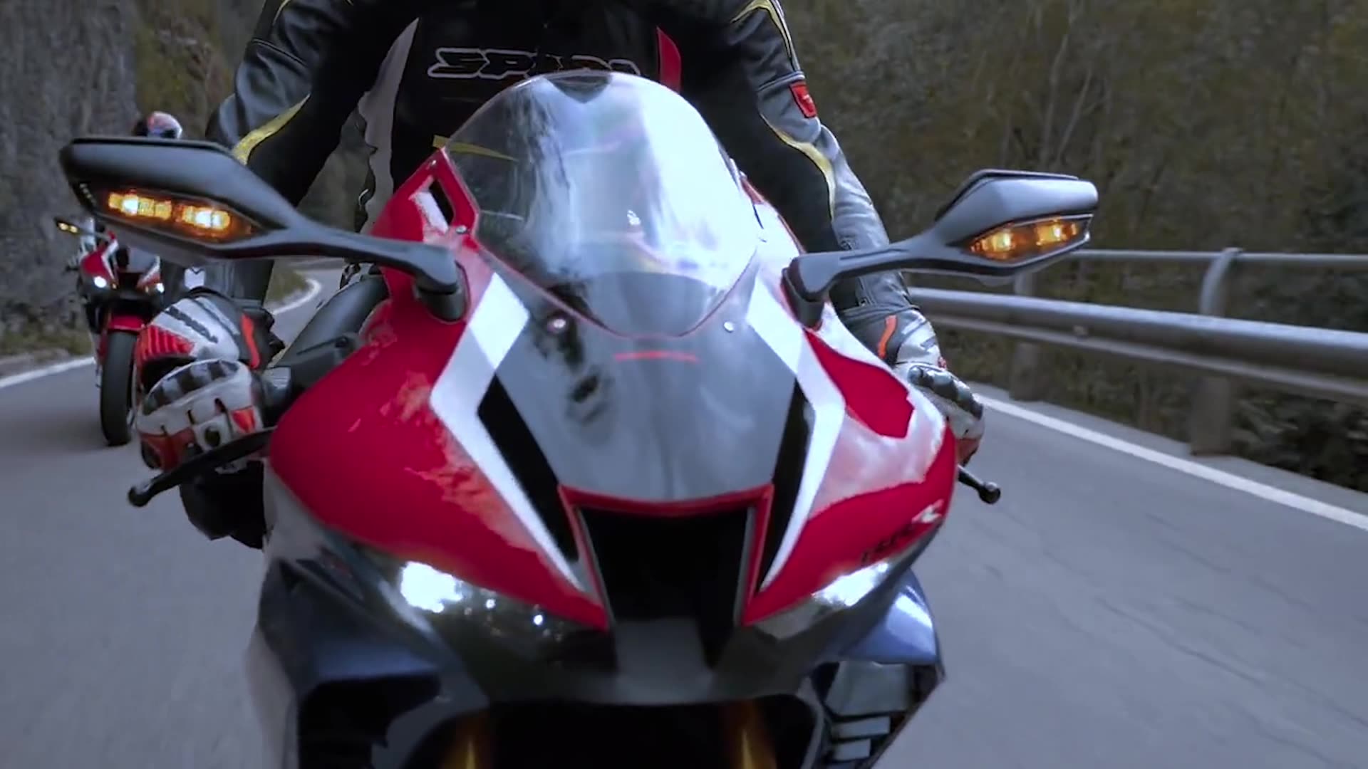 本田cbr1000rrr