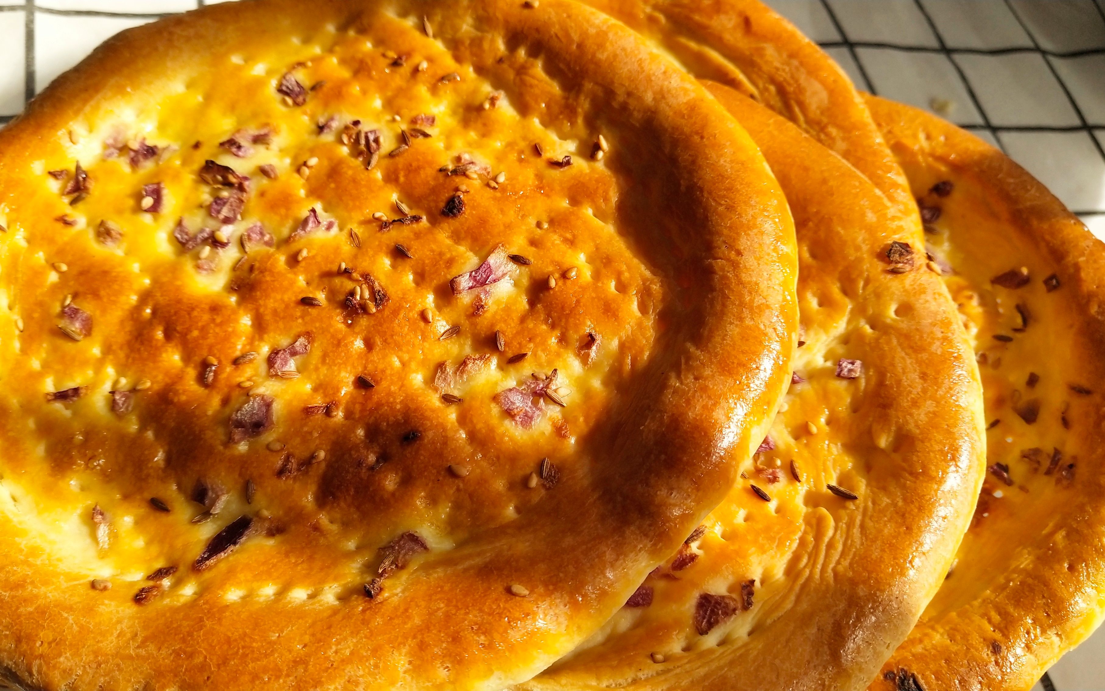 新疆烤馕在家用烤箱做金黄酥脆怎一个好吃了得