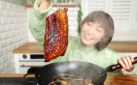 某大户人家阳台晾肉20斤，被不速之客偷吃，却毫不