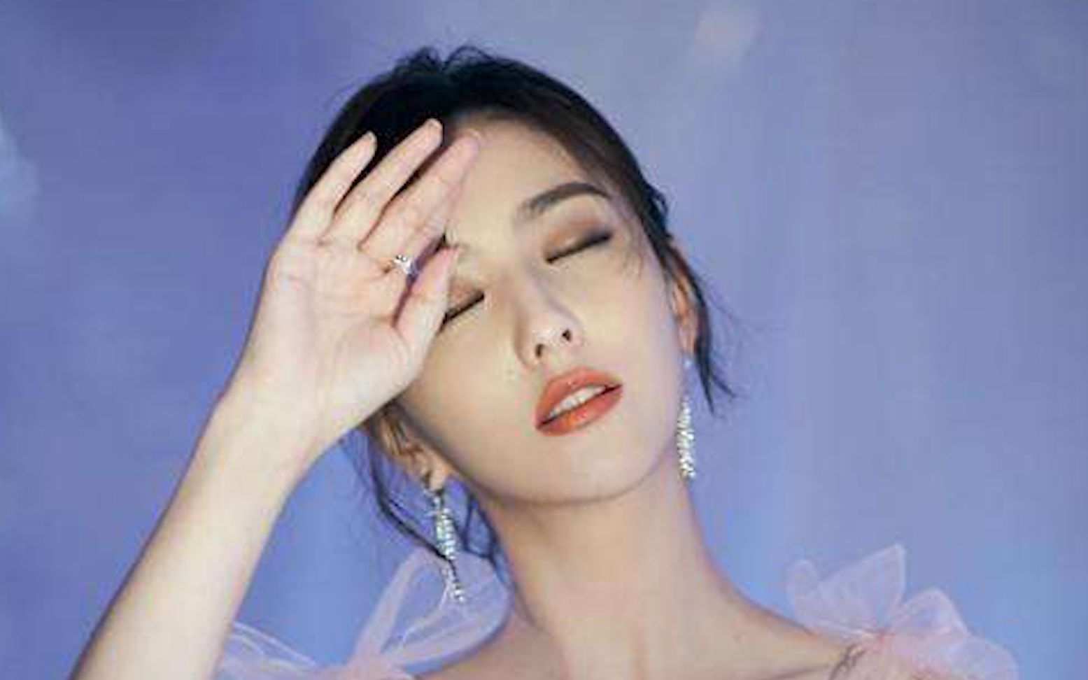 佟丽娅最"被动"的一场戏,全过程浑然不知,网友:男演员真幸福_哔哩哔哩