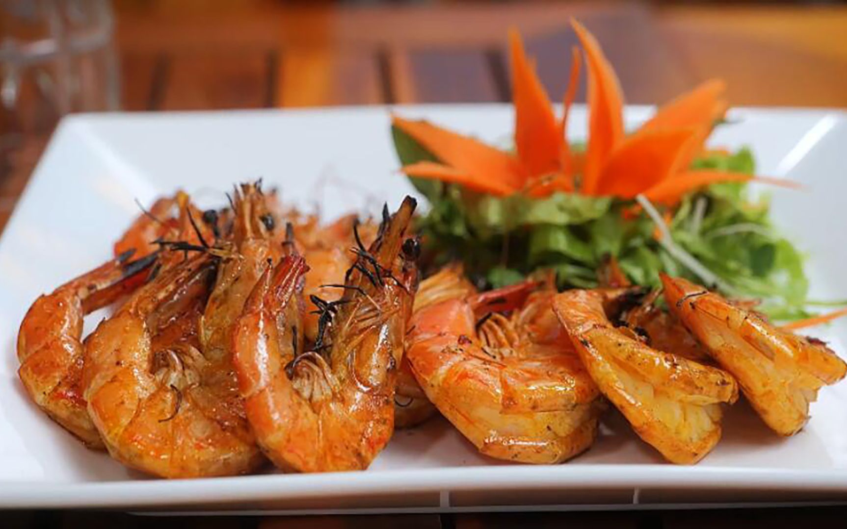 探店韩国大虾料理:海鲜盛宴,鲜美大虾诱惑,品味韩国美食文化!