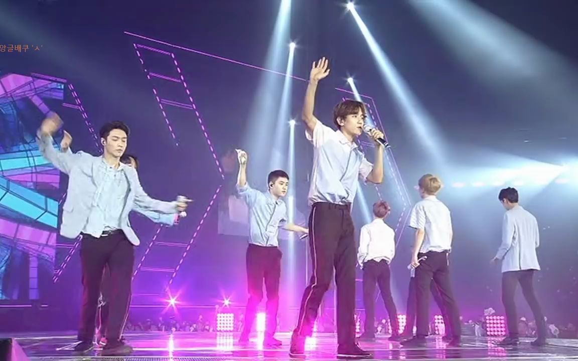 [图]EXO-TENDER LOVE + LOVE ME RIGHT 三巡真得YYDS！错过的每一个舞台都想要补回来