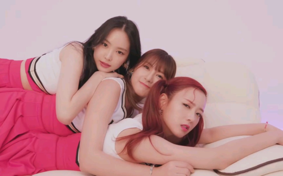 韩国女团 apink 成员 hayoung, naeun, bomi