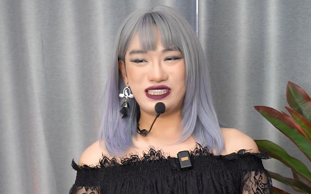 今天,成为“优秀”女主播的第一课。-杨可人儿呀-杨可人儿呀-哔哩哔哩视频