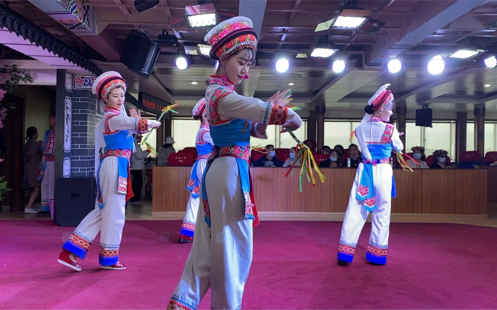 白族小姑娘这舞蹈真的不错👍!