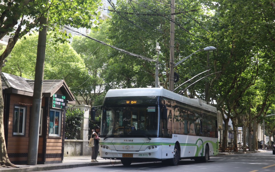 上海公交無軌電車6路jnp6120bev1乘坐