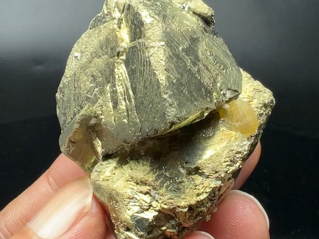 浮生大晶体黄铜矿Chalcopyrite +菱铁矿 5cm 贵州赫章哔哩哔哩bilibili