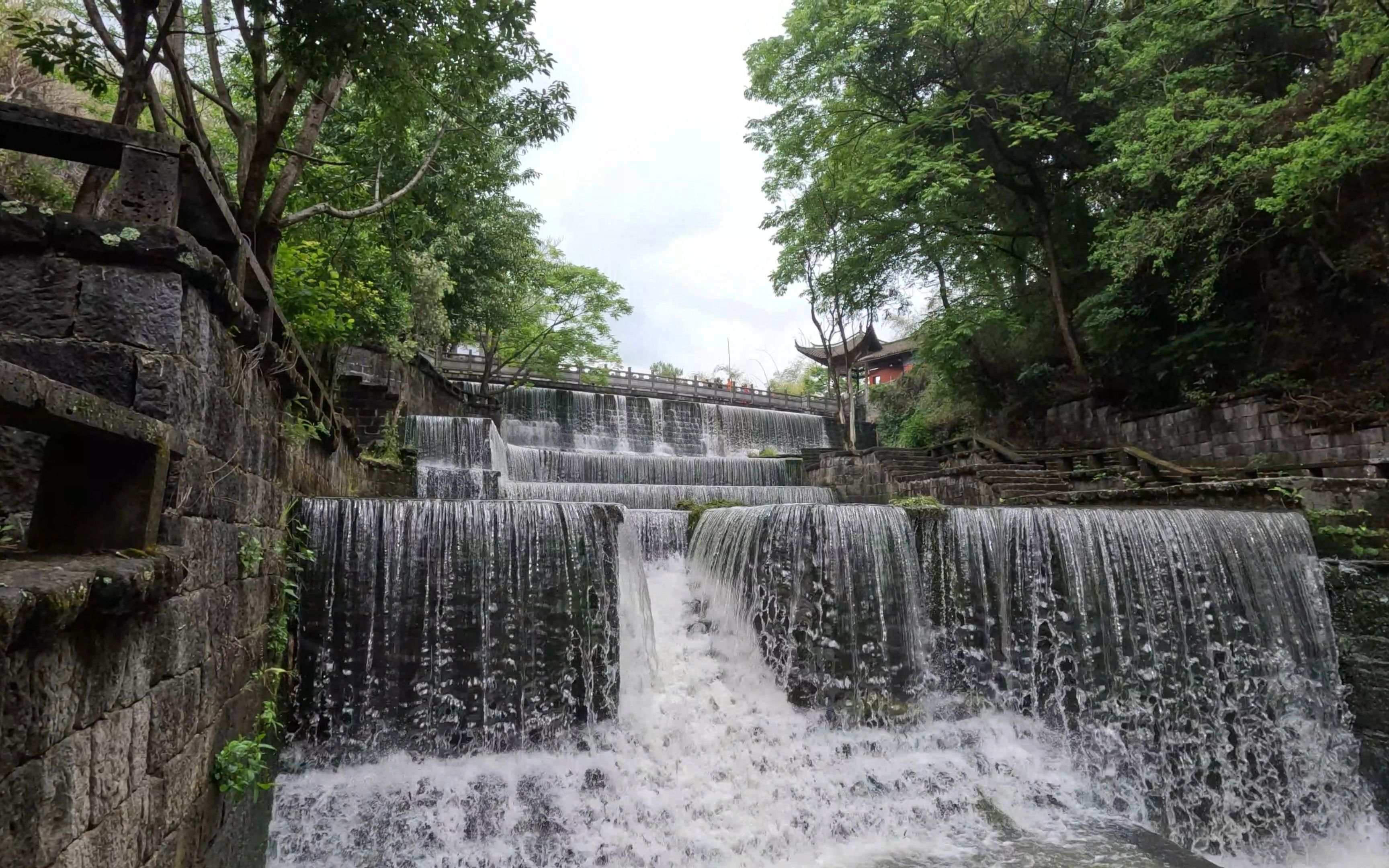 行走中国之腾冲市内,门票便宜景色出众的叠水河瀑布