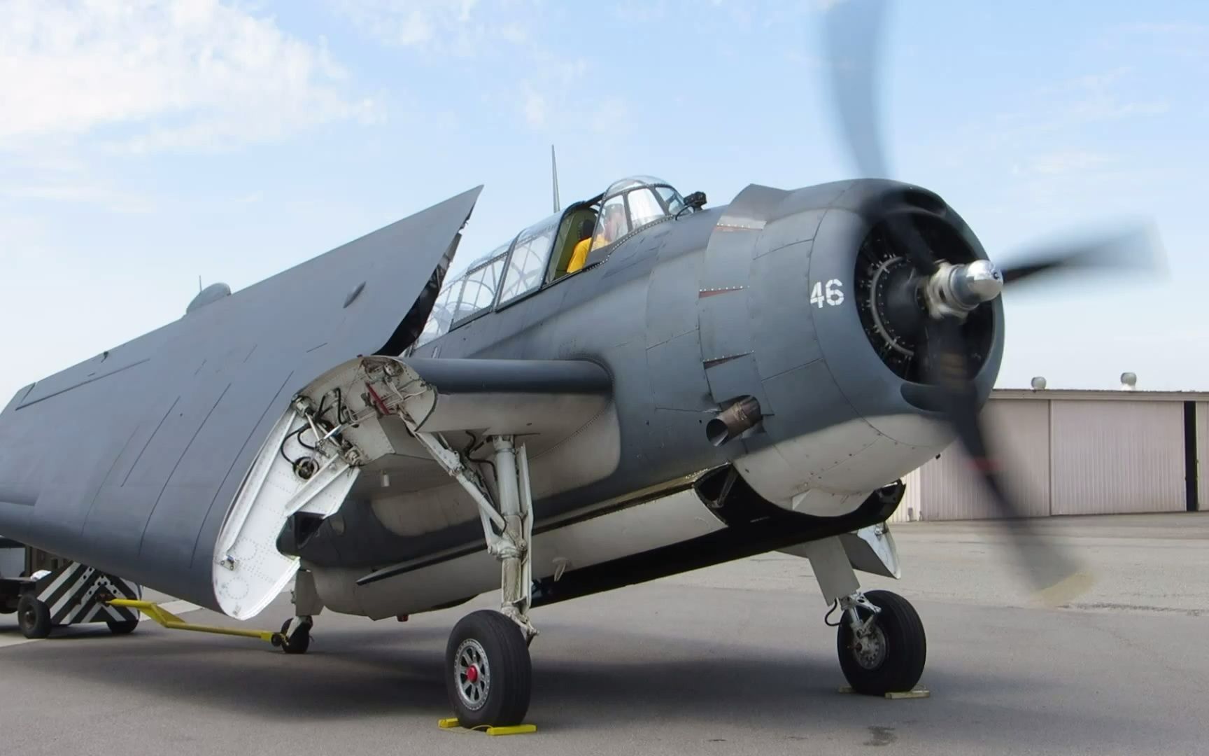 格鲁曼祖传技能----折叠翼 复仇者战斗机