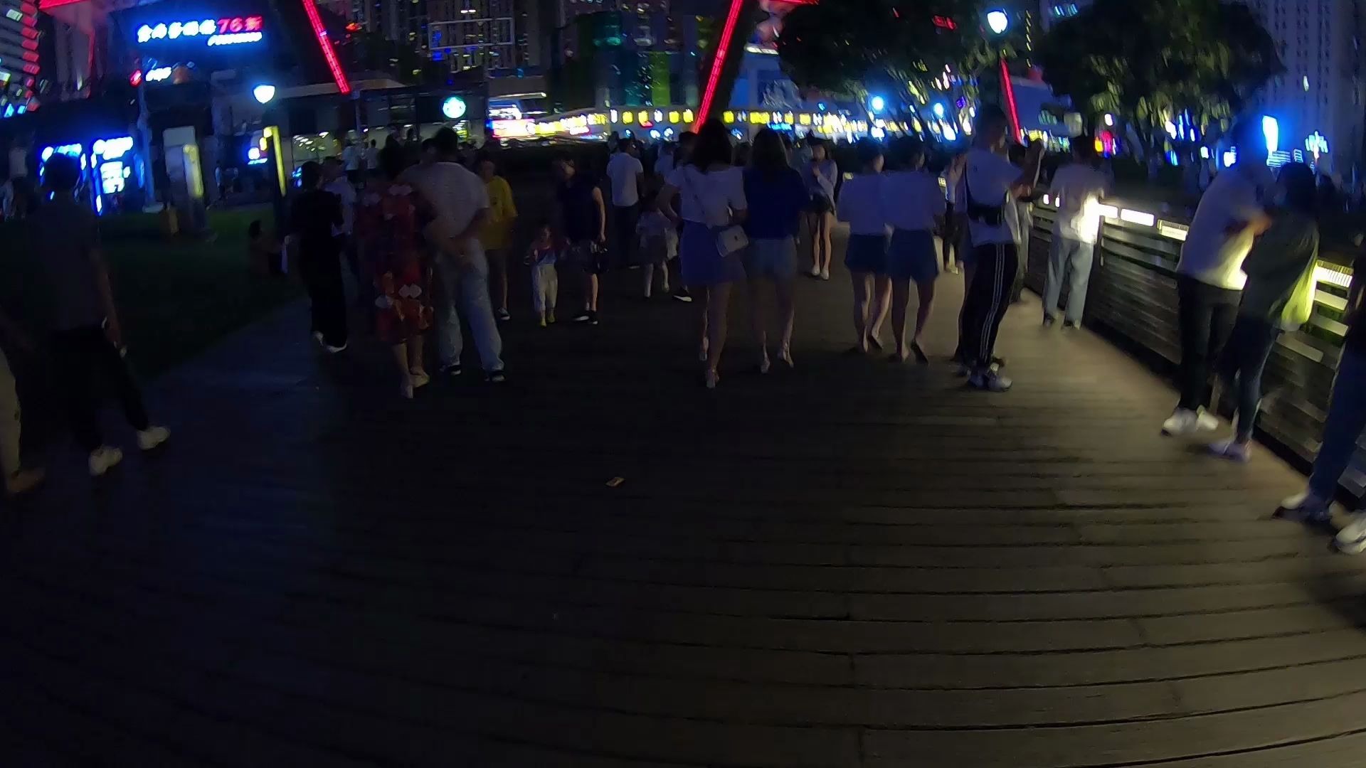 [图]贵阳白宫夜景街拍-好多美女啊-贵州旅行记