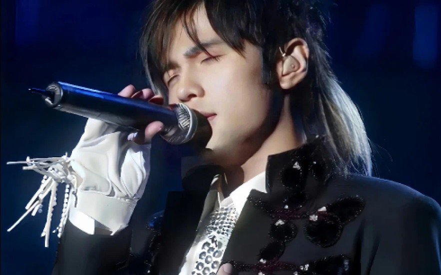 去年的冬天,我们穿着黑色毛衣"周杰伦"黑色毛衣