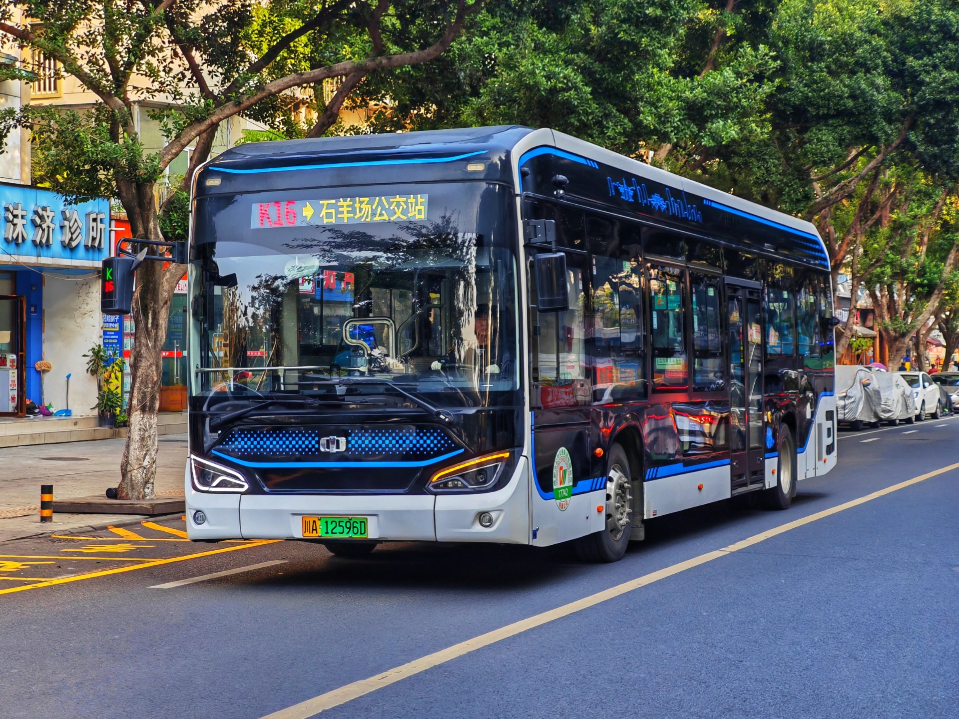 成都公交 cdl6121urbev1(北京索德电机,le布局)运行实录