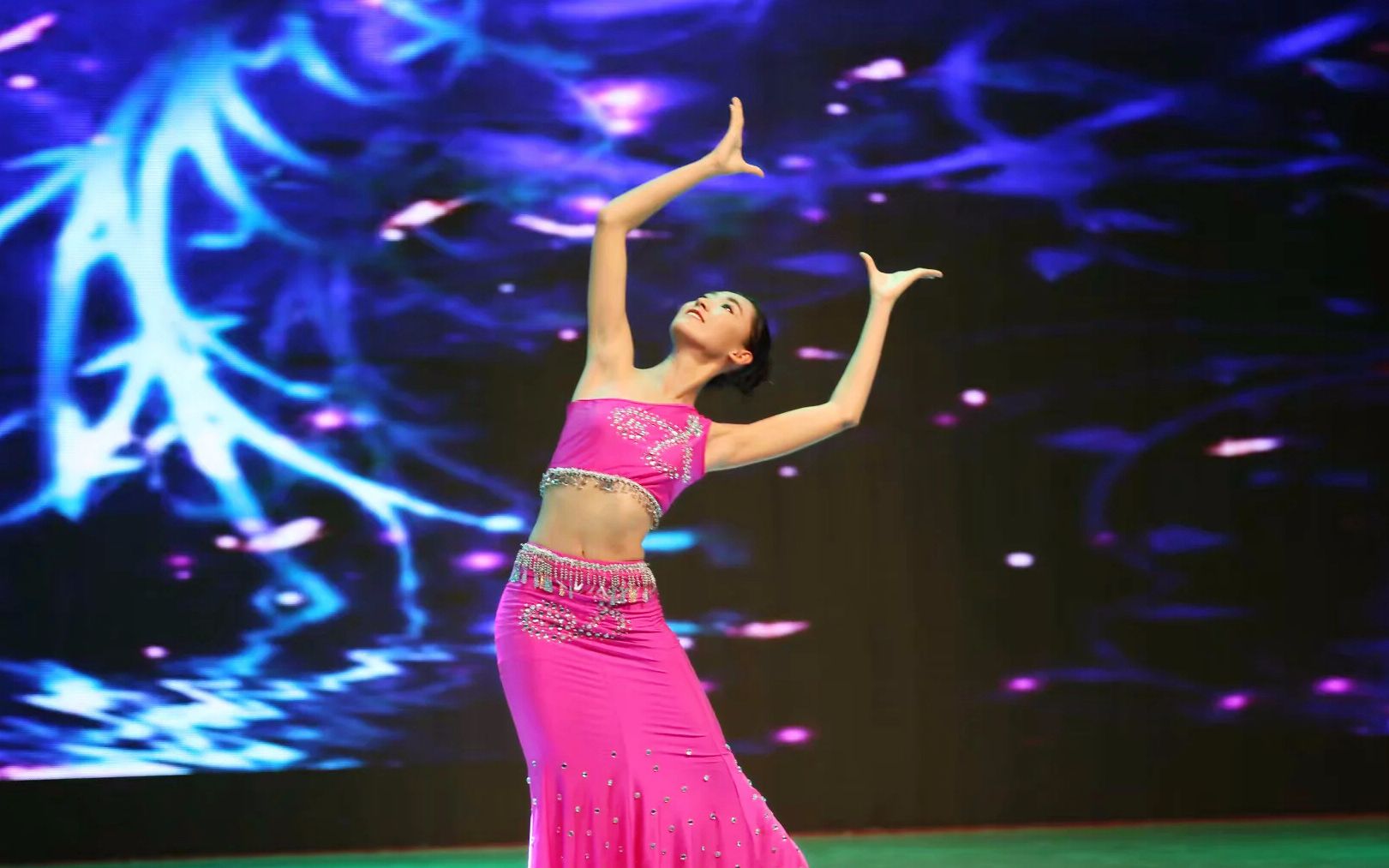 翻跳桃李杯傣族女子独舞花儿