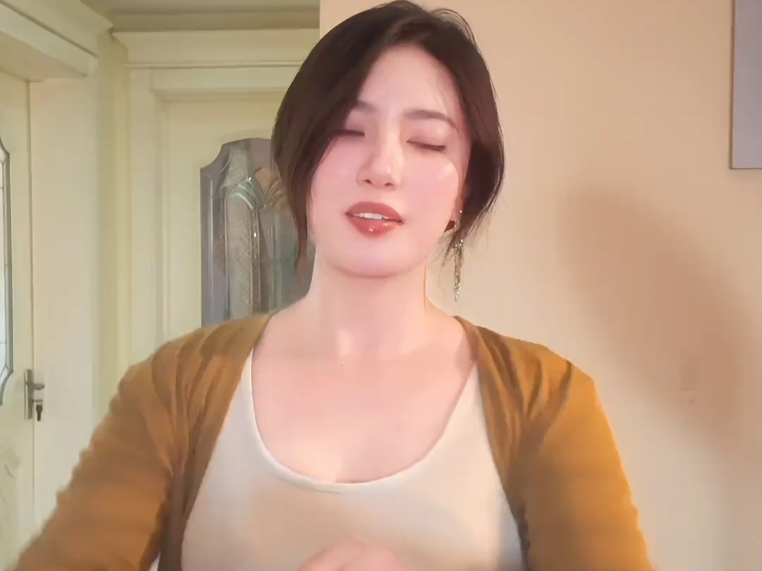 蓝色绿衣