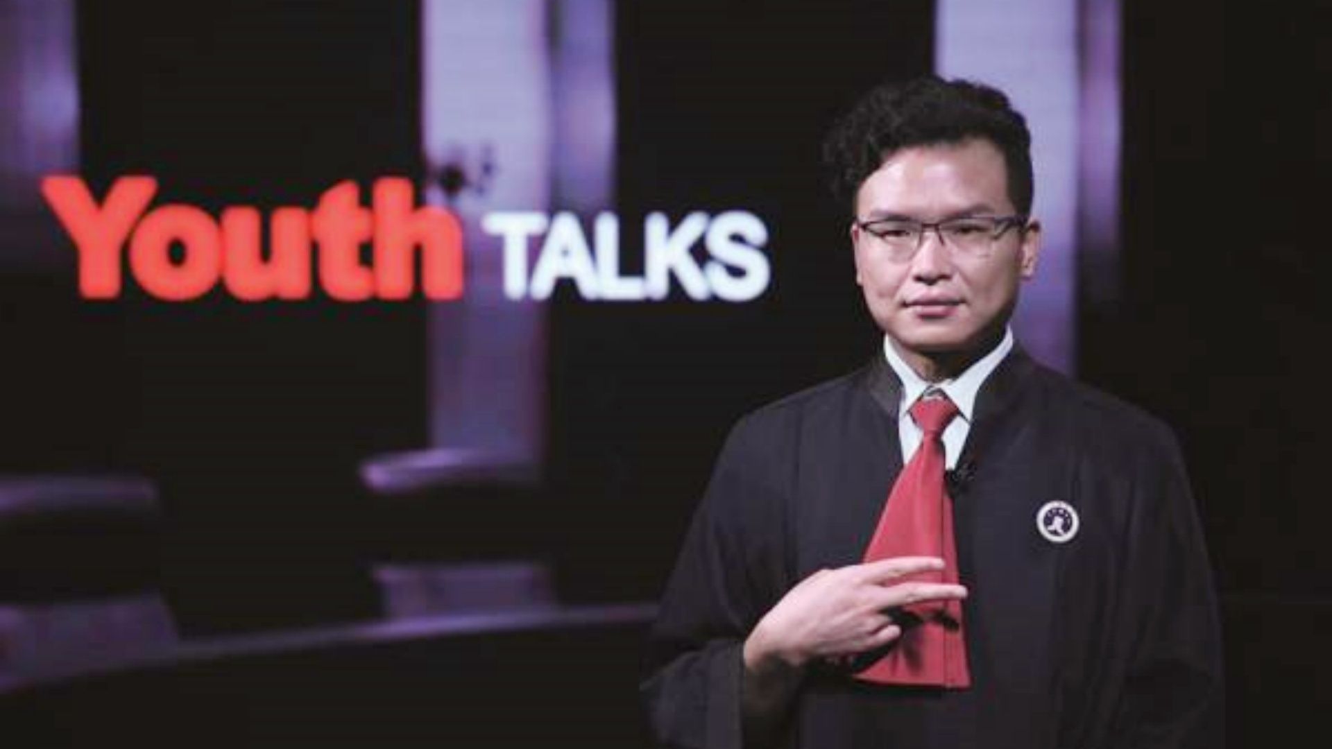 他用正义为中国2700万聋哑人发声,却遭犯罪组织5000万要他人头