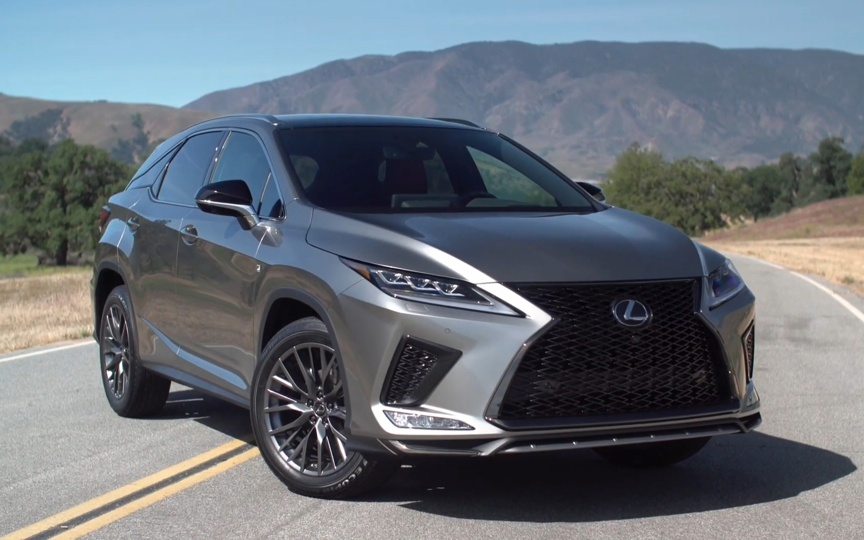 2021款雷克萨斯rx内外饰及官方驾驶视频